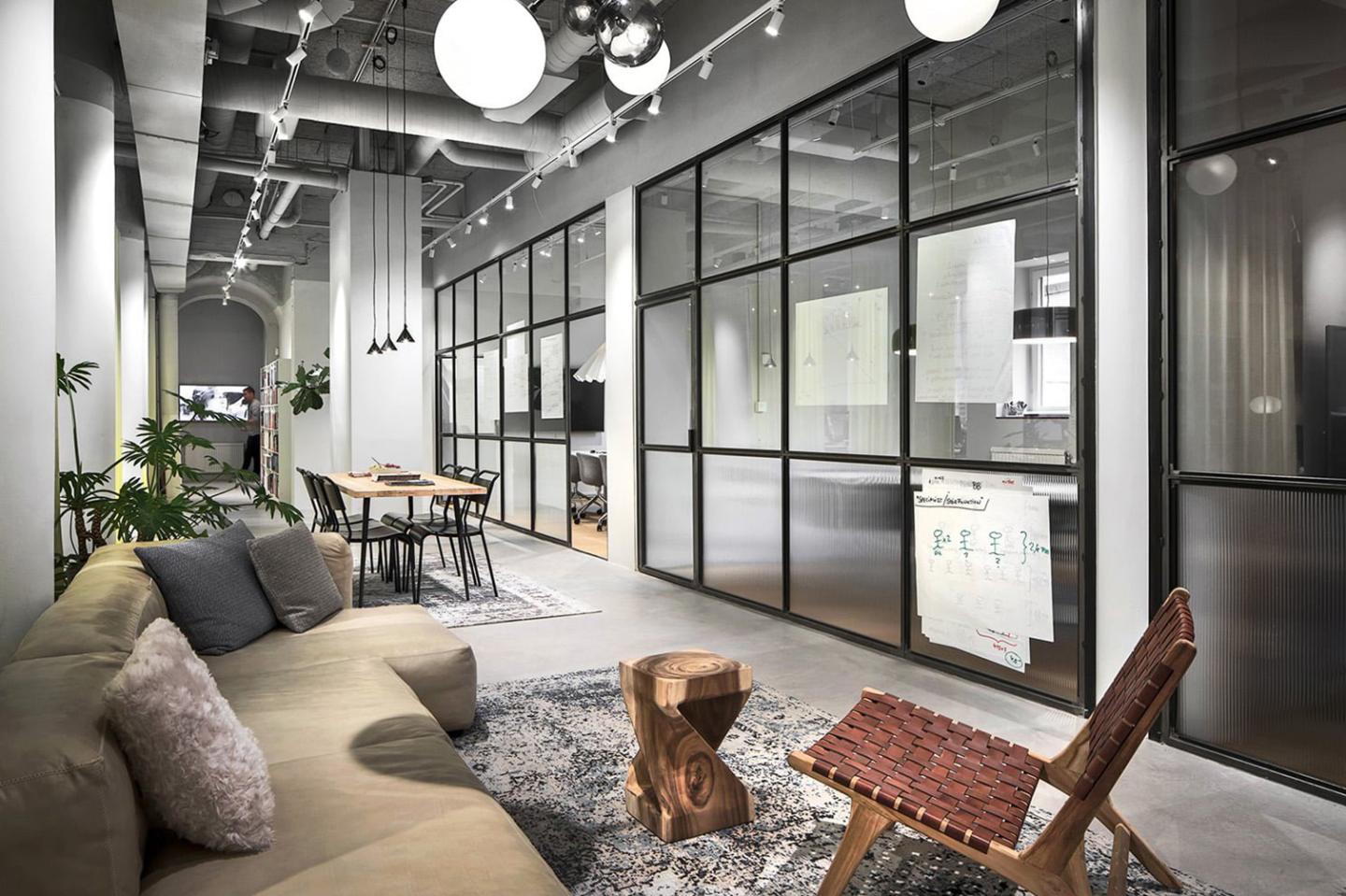 Invändiga glasdörrar